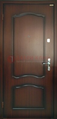 Коричневая стальная дверь с МДФ ДМ-138 для квартиры в Орле