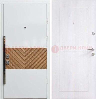 Белая железная дверь МДФ горизонтальной вставкой ДМ-265 в Орле
