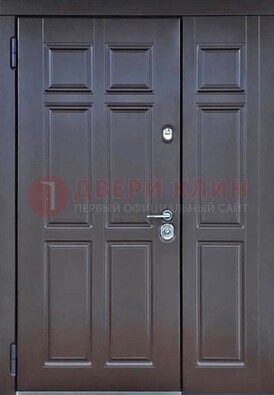 Тёмная двухстворчатая входная дверь для коттеджа с МДФ ДМ-533 в Орле