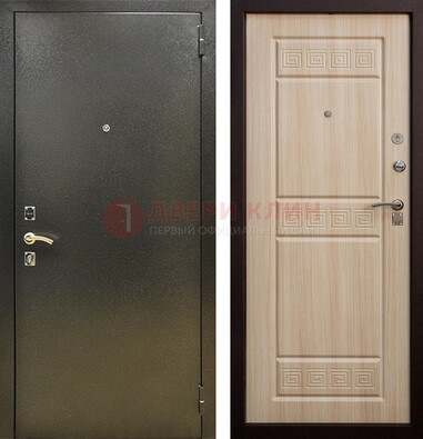 Железная темно-серая дверь с порошковым напылением и МДФ с резьбой ДП-276 в Орле
