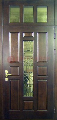 Парадная дверь со стеклянными вставками и ковкой ДПР-1 в офисное здание в Курске