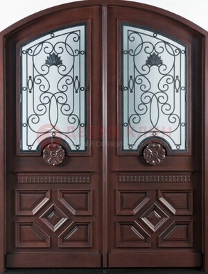 Арочная коричневая парадная дверь ДПР-66 в Орле