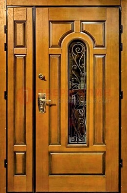 Распашная металлическая дверь со стеклом и ковкой для дома ДСК-152 в Орле