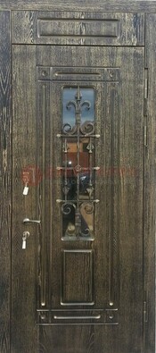 Зеленая входная дверь со стеклом и ковкой ДСК-67 в Орле
