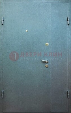 Серая тамбурная дверь ДТМ-34 в Зеленограде