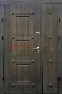 Железная двухстворчатая филенчатая дверь с виноритом ДВТ-143 в Орле