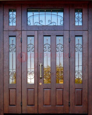 Коричневая парадная дверь с виноритом и ковкой ДВТ-168 в Орле