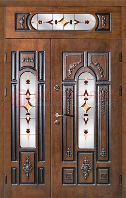 Коричневая двухстворчатая железная дверь с МДФ и витражом ВЖ-36 в Орле
